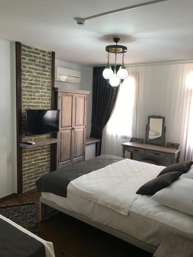 Ayshe Hotel Foça Esterno foto