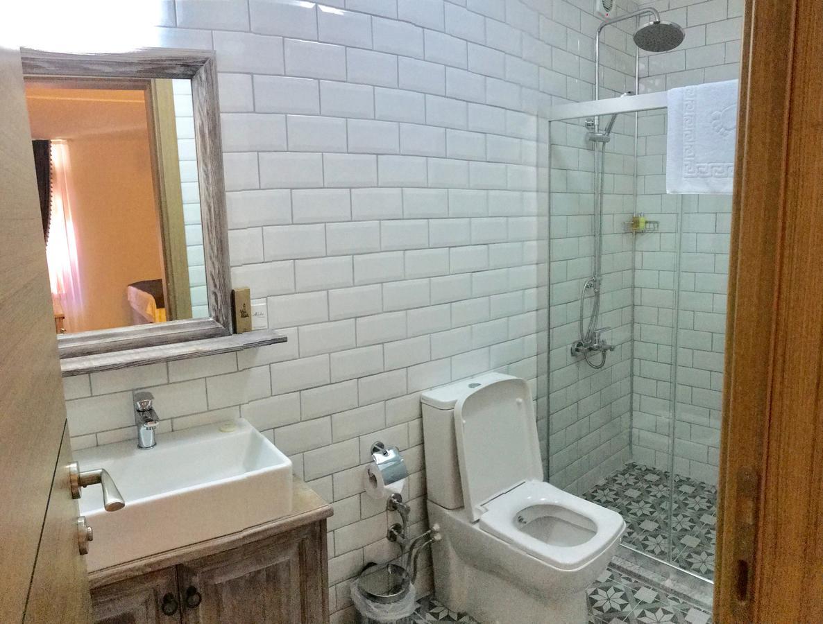 Ayshe Hotel Foça Esterno foto