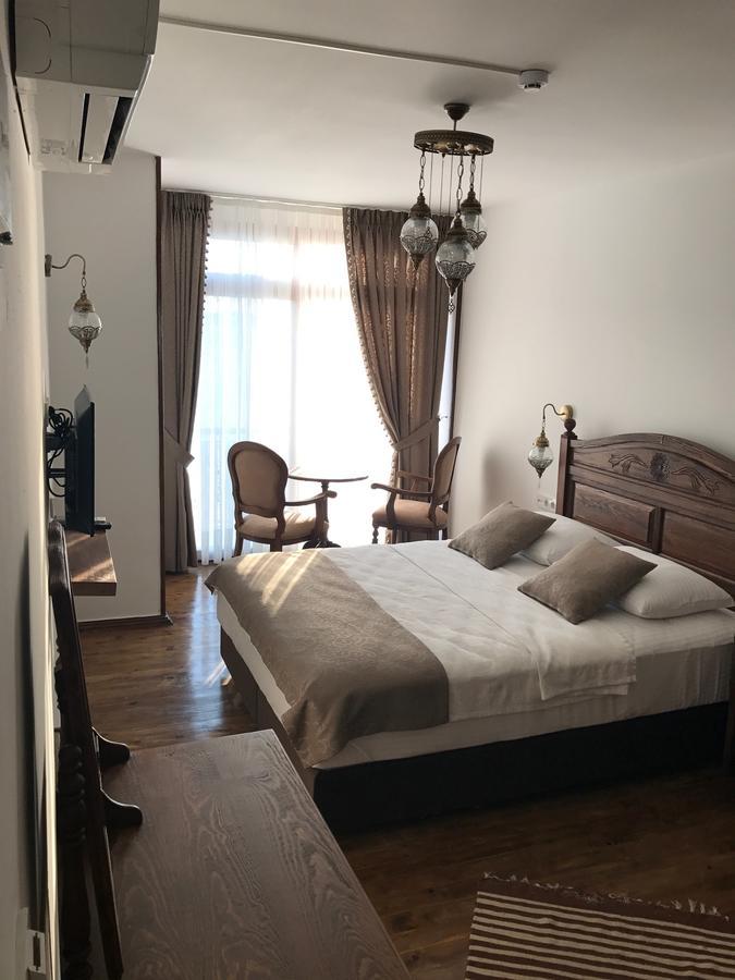 Ayshe Hotel Foça Esterno foto