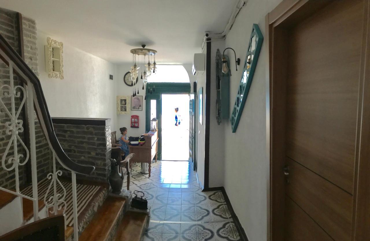 Ayshe Hotel Foça Esterno foto